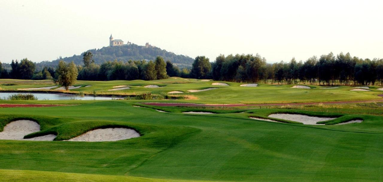 Golf & Spa Kuneticka Hora Dritec エクステリア 写真