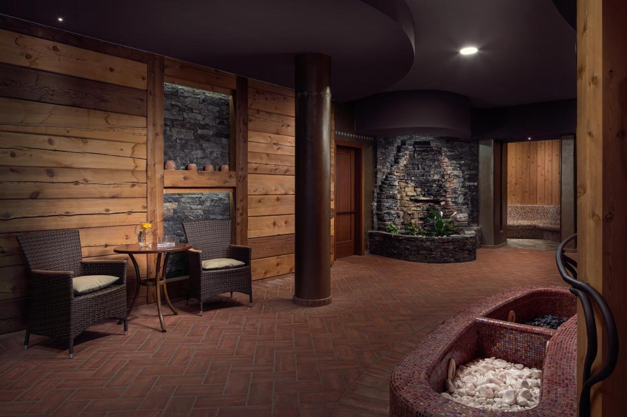 Golf & Spa Kuneticka Hora Dritec エクステリア 写真