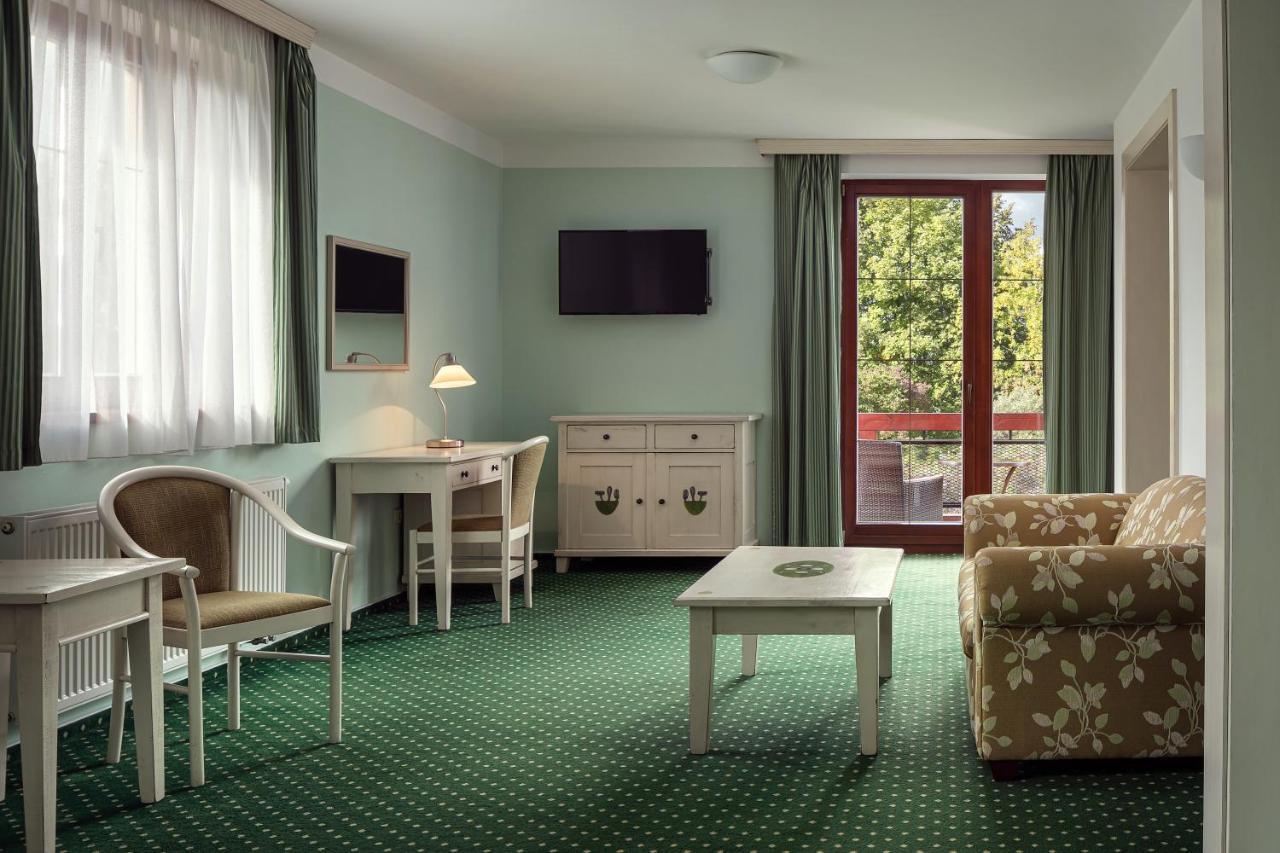 Golf & Spa Kuneticka Hora Dritec エクステリア 写真