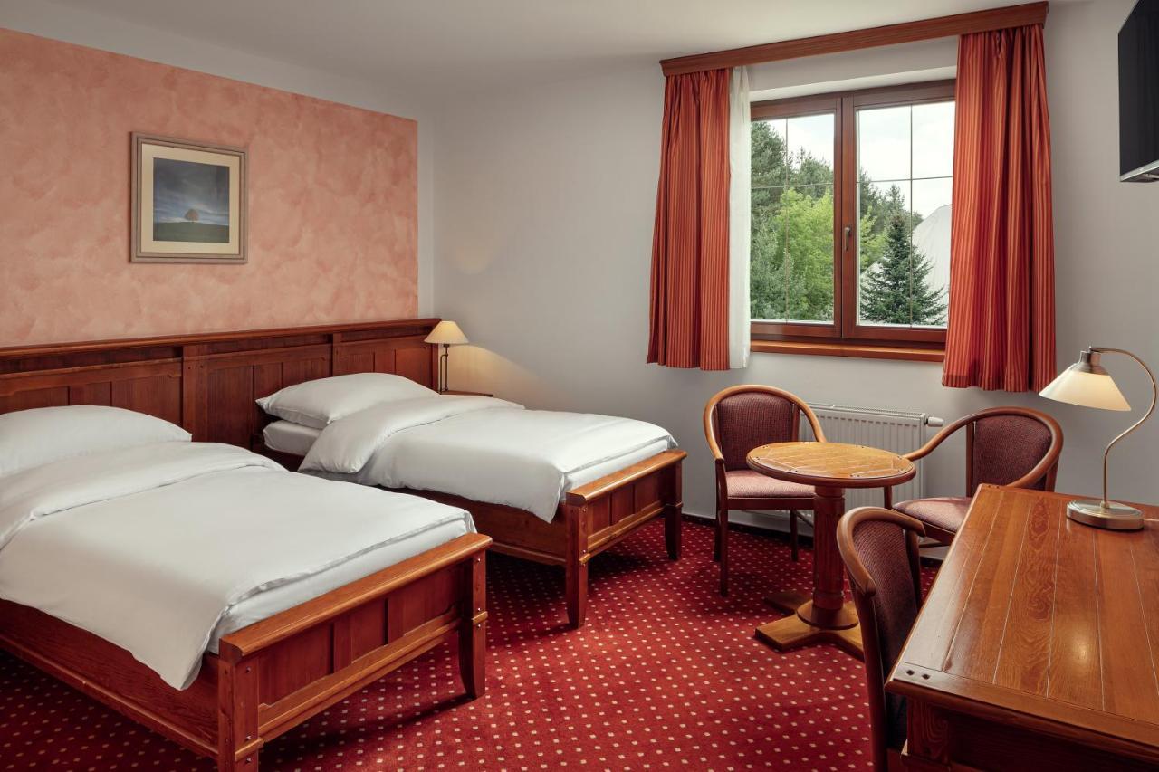 Golf & Spa Kuneticka Hora Dritec エクステリア 写真
