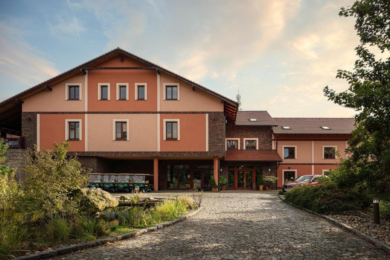 Golf & Spa Kuneticka Hora Dritec エクステリア 写真